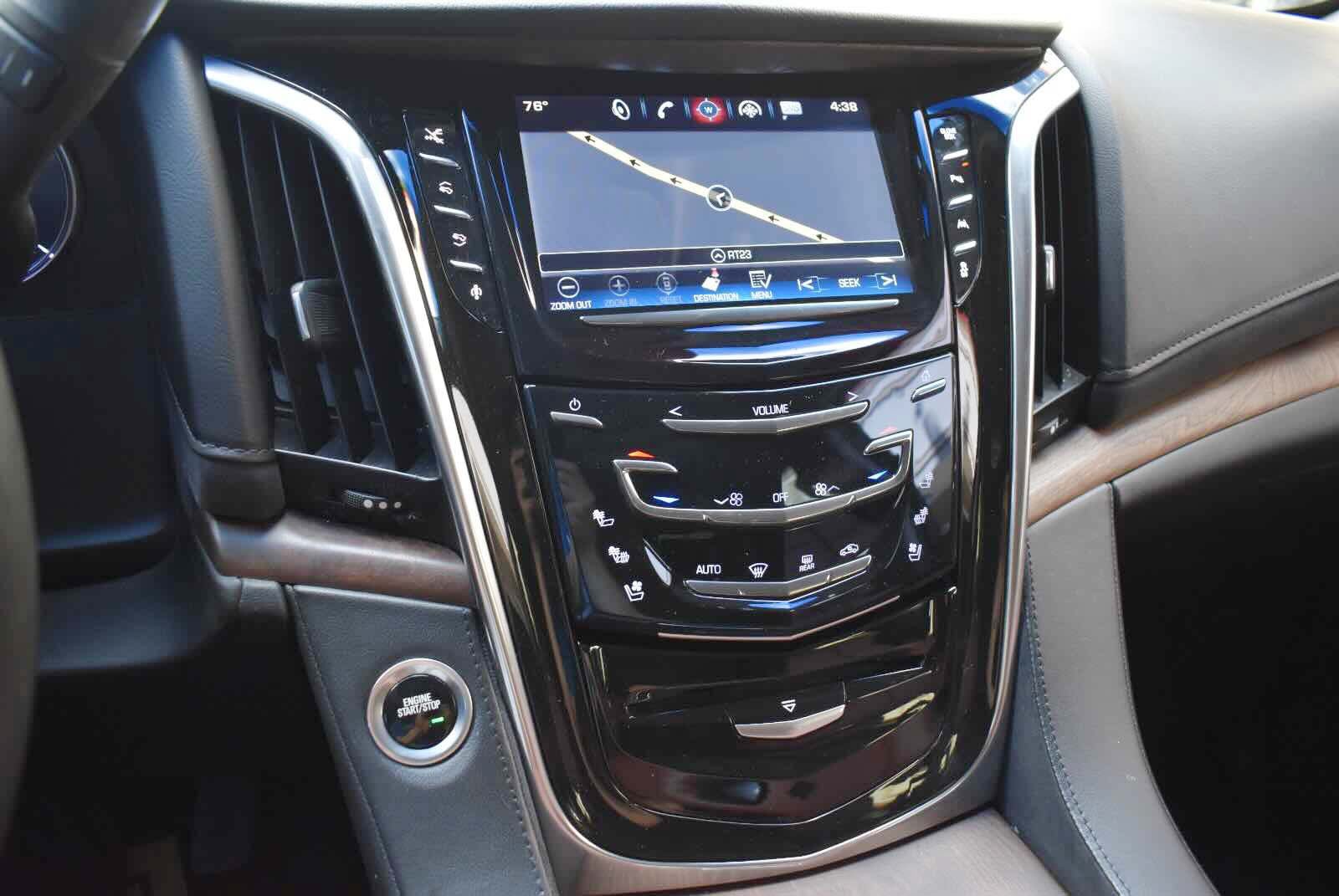 Used 2016 Cadillac Escalade ESV Premium AWD/4WD image 18