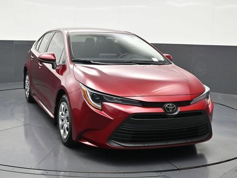 Used 2025 Toyota Corolla LE FWD image 8