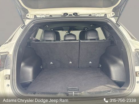 Used 2025 Jeep Compass Trailhawk AWD/4WD image 9