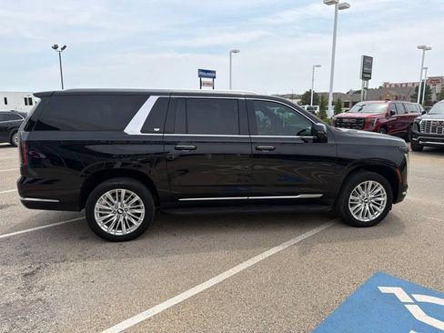 Used 2025 Cadillac Escalade ESV Premium Luxury w/ LPO, Floor Liner Package AWD/4WD image 6
