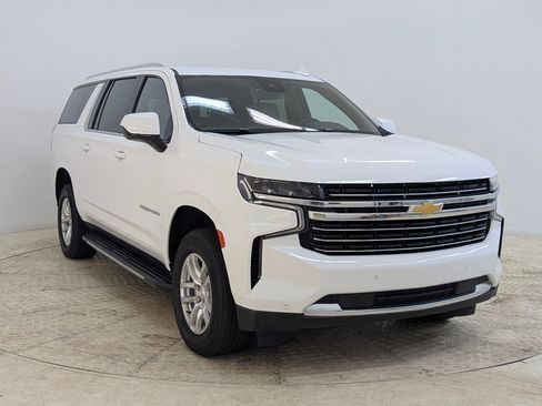Used 2024 Chevrolet Suburban LT image 7