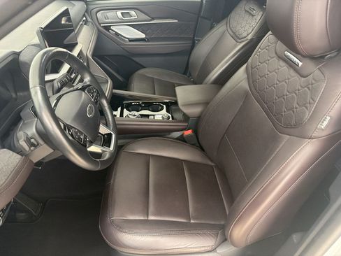 Used 2025 Ford Explorer Platinum w/ LUX Leather Package AWD/4WD image 5