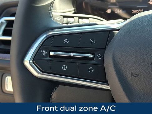 Used 2025 Chevrolet Traverse Z71 w/ Enhanced Driving Package AWD/4WD image 7
