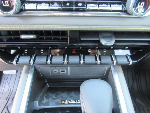 New 2025 Chevrolet Colorado ZR2 w/ ZR2 Bison Edition image 26