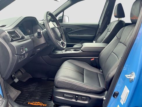Used 2025 Honda Passport TrailSport image 21