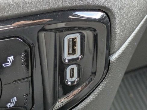 Used 2025 Chevrolet Silverado 2500 LT w/ Convenience Package AWD/4WD image 22