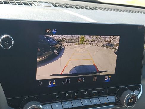 Used 2024 Chevrolet Colorado ZR2 w/ Technology Package AWD/4WD image 25