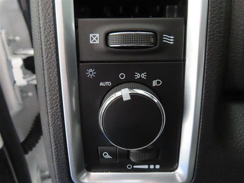 Used 2024 RAM 1500 Classic SLT AWD/4WD image 16