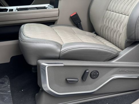 New 2025 Ford F250 Platinum w/ Platinum Plus Package image 18