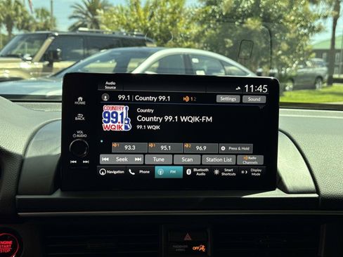 Used 2025 Honda Pilot Touring image 23