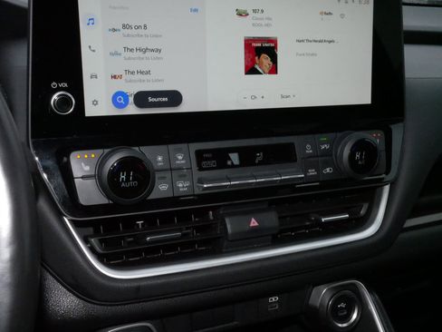 Certified 2024 Toyota Grand Highlander XLE image 23