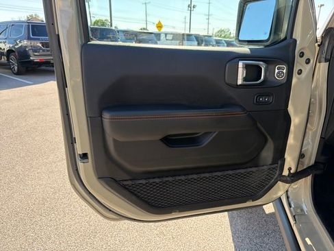 Used 2020 Jeep Gladiator Mojave image 21