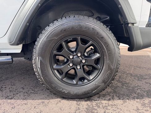 Used 2022 Jeep Wrangler Unlimited Sport image 35