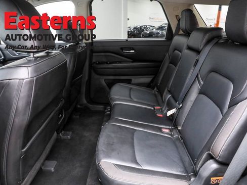 Used 2024 Nissan Pathfinder SL image 21