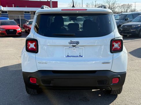 Used 2015 Jeep Renegade Latitude AWD/4WD image 6