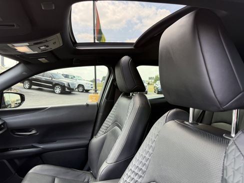 Used 2020 Lexus UX 250h w/ Luxury Package image 39