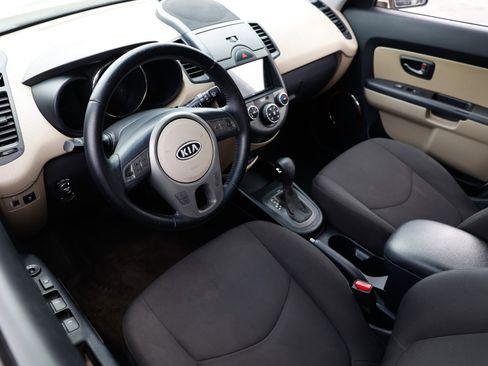 Used 2011 Kia Soul ! image 4