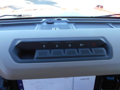 Used 2022 Ford Bronco 4-Door AWD/4WD image 16