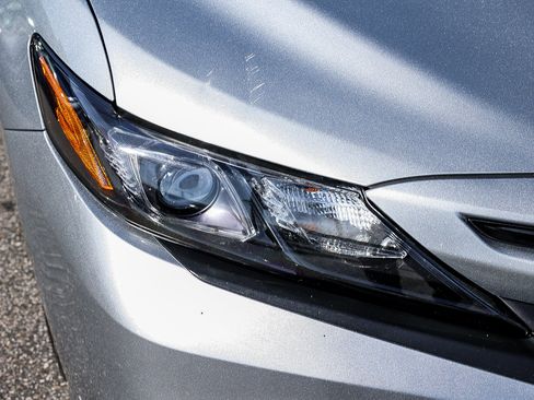 Used 2024 Toyota Camry SE image 13