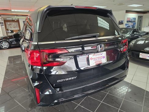 Used 2025 Honda Odyssey EX-L image 5