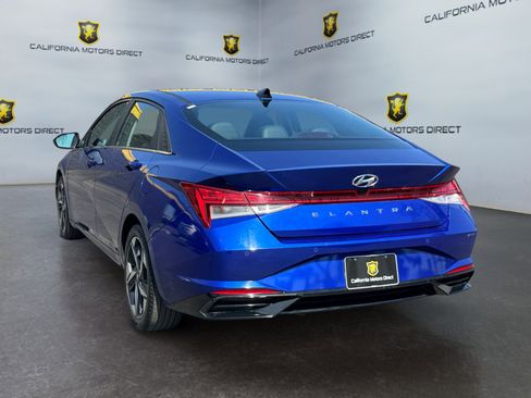 Used 2022 Hyundai Elantra Limited FWD image 3