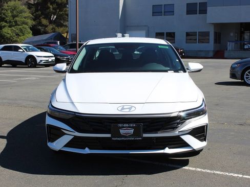 New 2026 Hyundai Elantra Hybrid FWD image 4