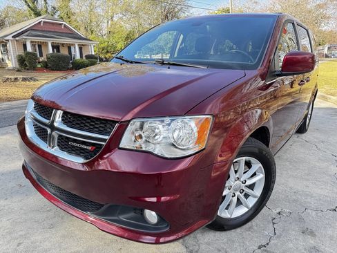 Used 2020 Dodge Grand Caravan SXT image 1