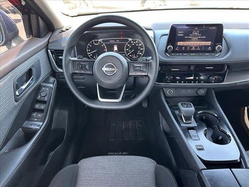 Used 2023 Nissan Rogue SV image 9