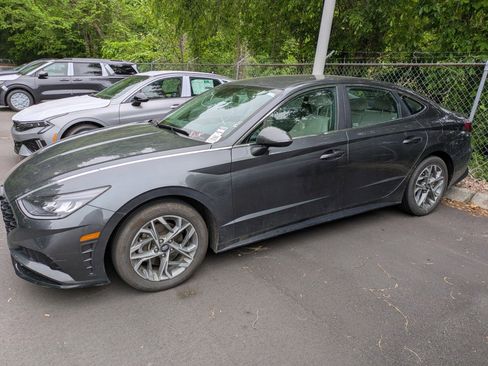 Used 2023 Hyundai Sonata SEL FWD image 2