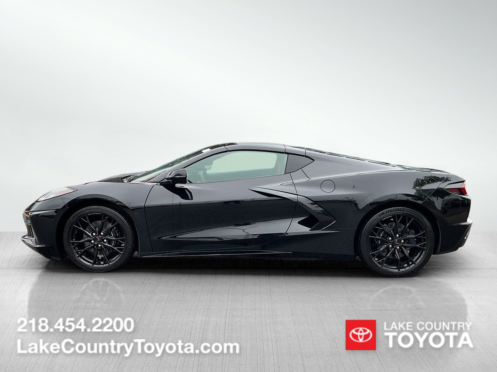 Used 2026 Chevrolet Corvette Stingray Coupe w/ 1LT RWD image 1