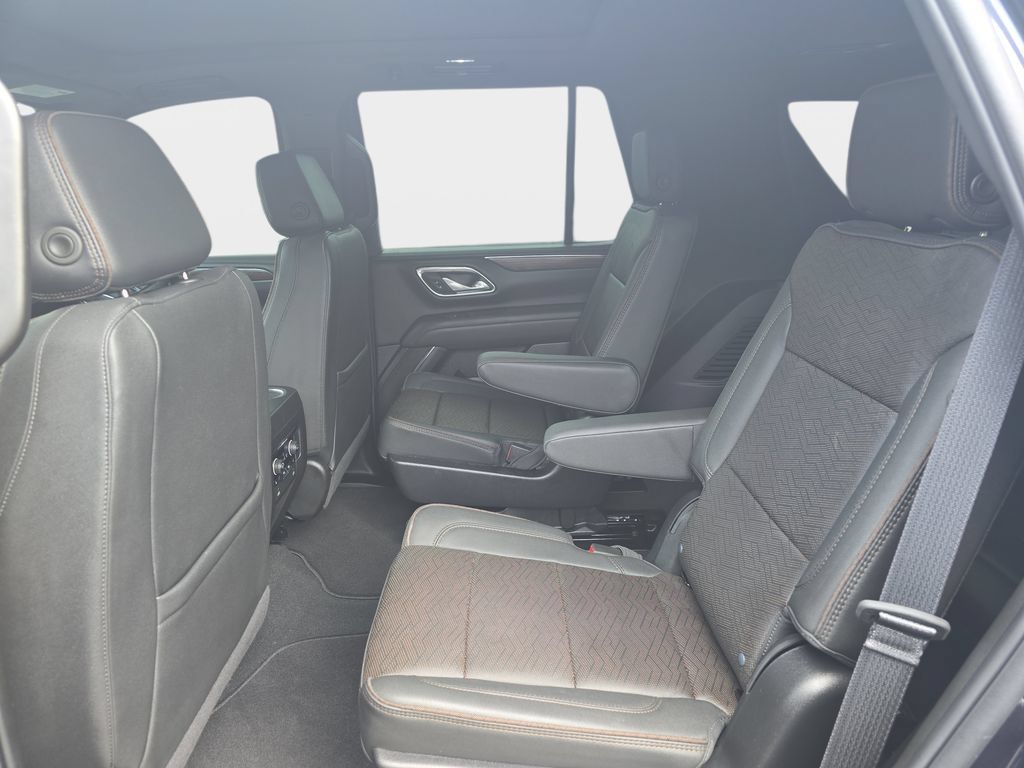 Used 2024 Chevrolet Tahoe High Country AWD/4WD image 18