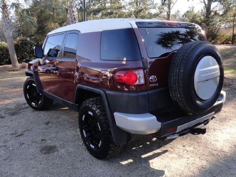 Used 2011 Toyota FJ Cruiser 2WD w/ Convenience Pkg image 9