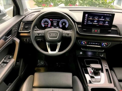 Certified 2025 Audi Q5 2.0T Premium Plus w/ Premium Plus Package image 5