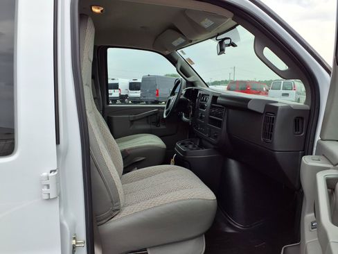 Used 2024 Chevrolet Express 3500 w/ Driver Convenience Package RWD image 18