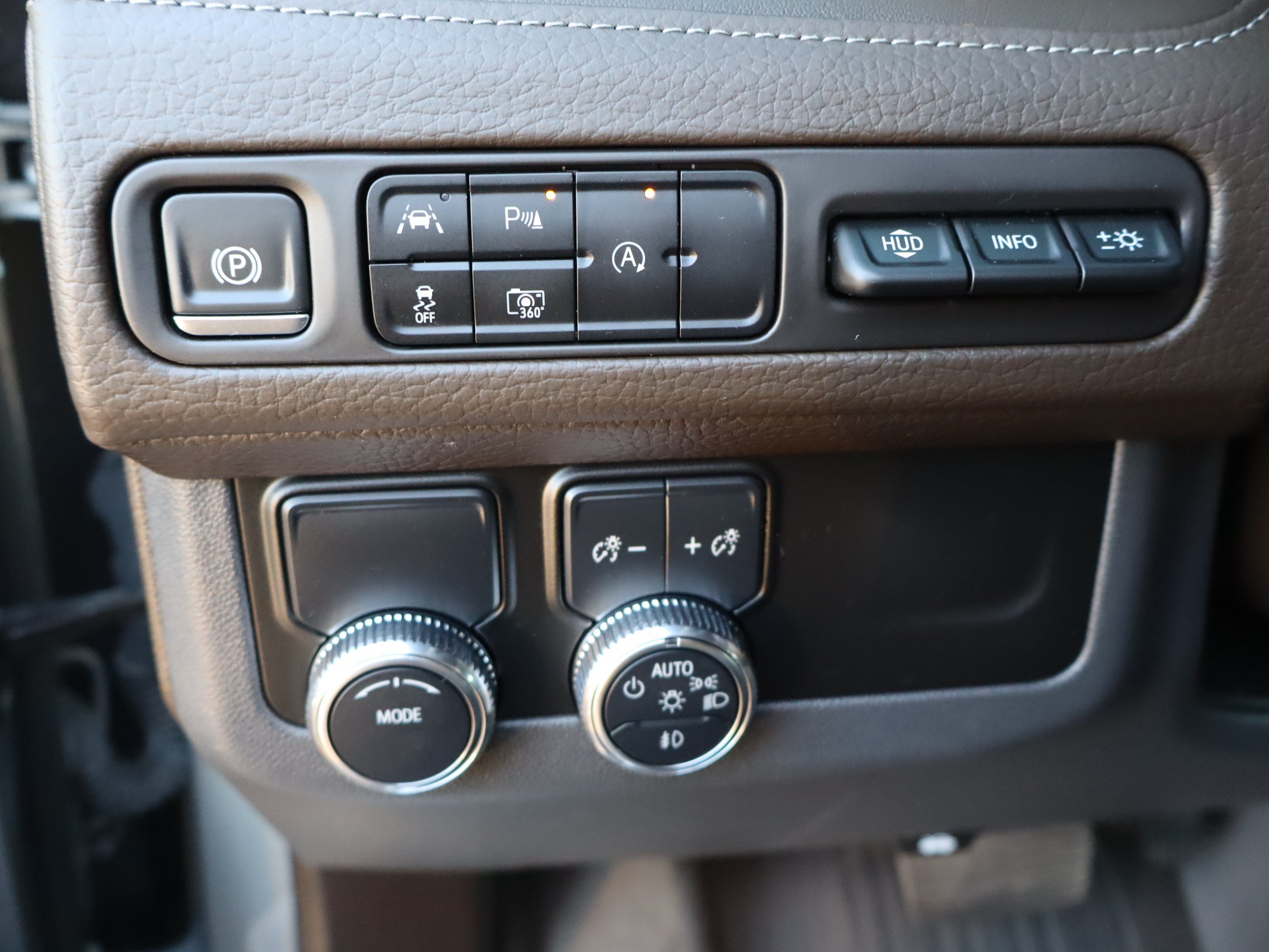 Used 2024 GMC Yukon Denali RWD image 20