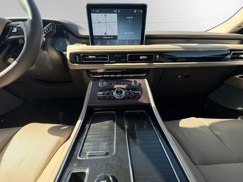 Certified 2023 Lincoln Aviator Reserve w/ Equipment Group 201A AWD/4WD image 11