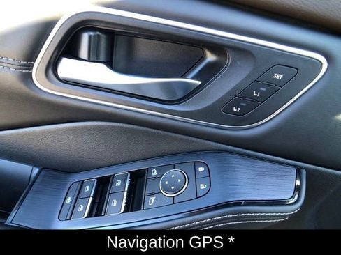 Used 2021 Nissan Rogue Platinum image 14