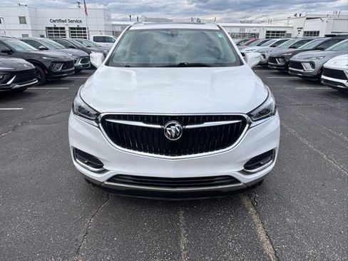 Used 2021 Buick Enclave Essence w/ Sound and Sites Package AWD/4WD image 2