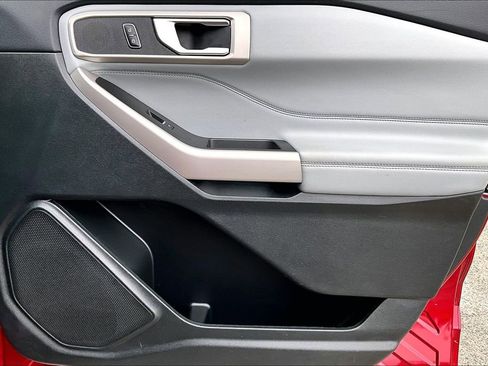 Used 2024 Ford Explorer XLT w/ Equipment Group 202A image 22