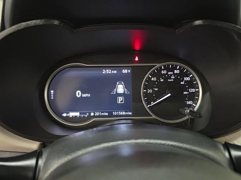 Used 2021 Nissan Versa SV image 15