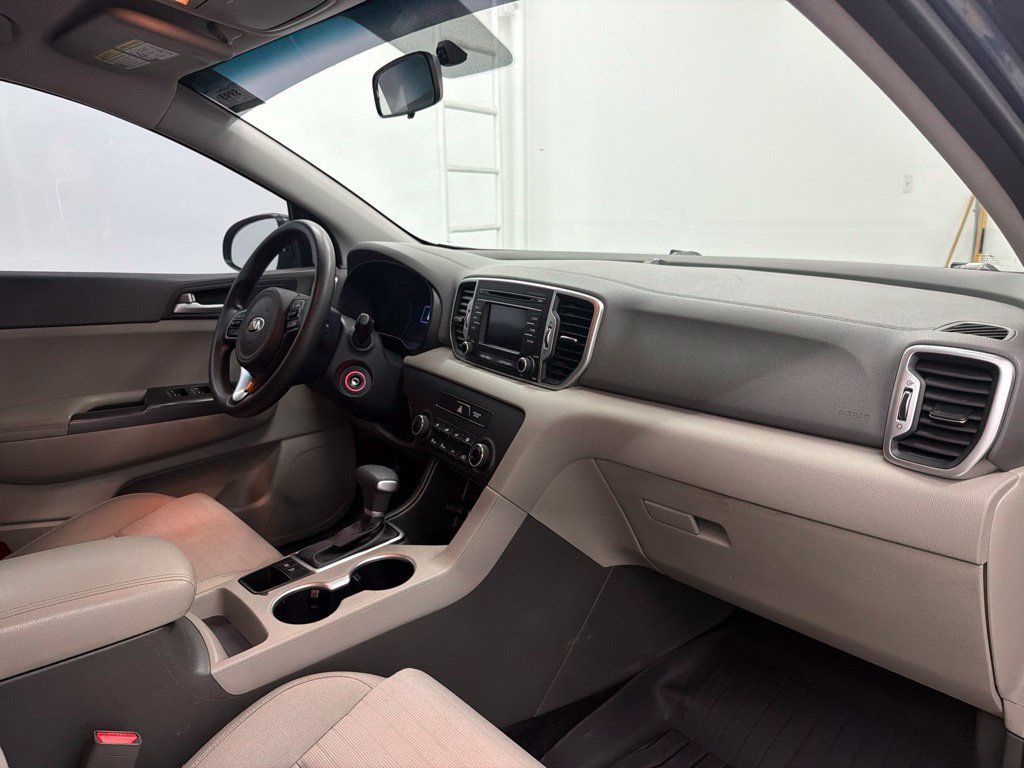 Used 2018 Kia Sportage LX FWD image 33