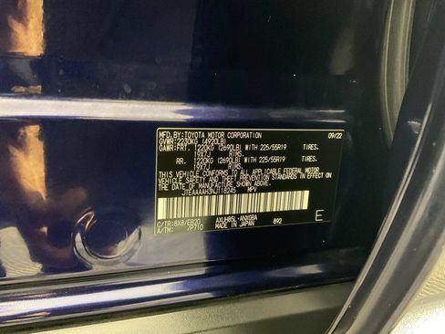 Used 2022 Toyota Venza XLE AWD/4WD image 27