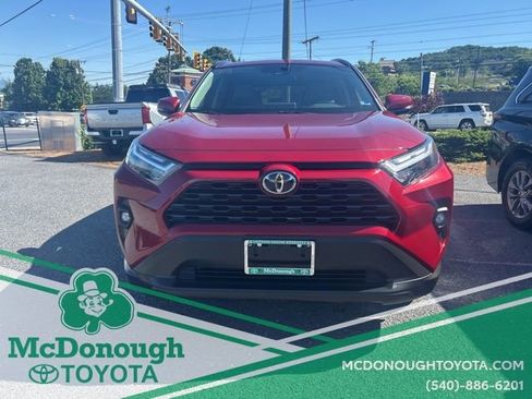 Used 2022 Toyota RAV4 XLE Premium AWD/4WD image 21