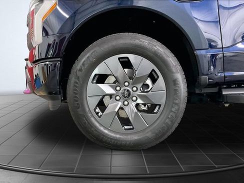 Used 2025 Ford F150 Lightning Flash AWD/4WD image 9