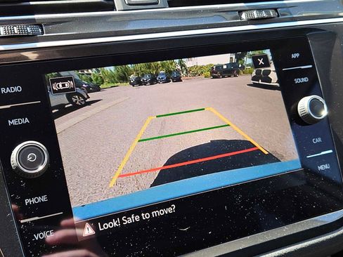 Used 2024 Volkswagen Tiguan SE image 28