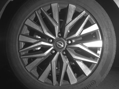Used 2025 Nissan Altima 2.5 SV FWD image 12