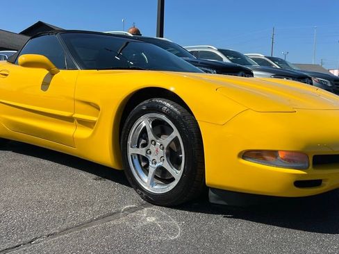 Used 2002 Chevrolet Corvette Convertible w/ Preferred Equipment Group2 image 10