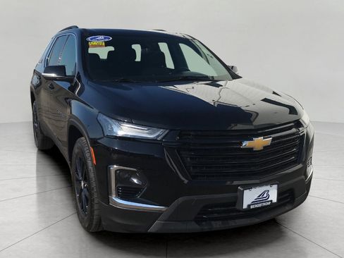 Used 2023 Chevrolet Traverse LT image 1
