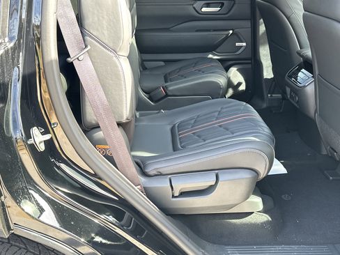 New 2026 Nissan Armada PRO-4X image 15