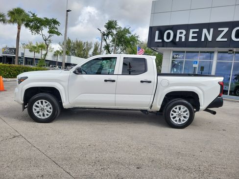 Used 2024 Toyota Tacoma SR AWD/4WD image 8
